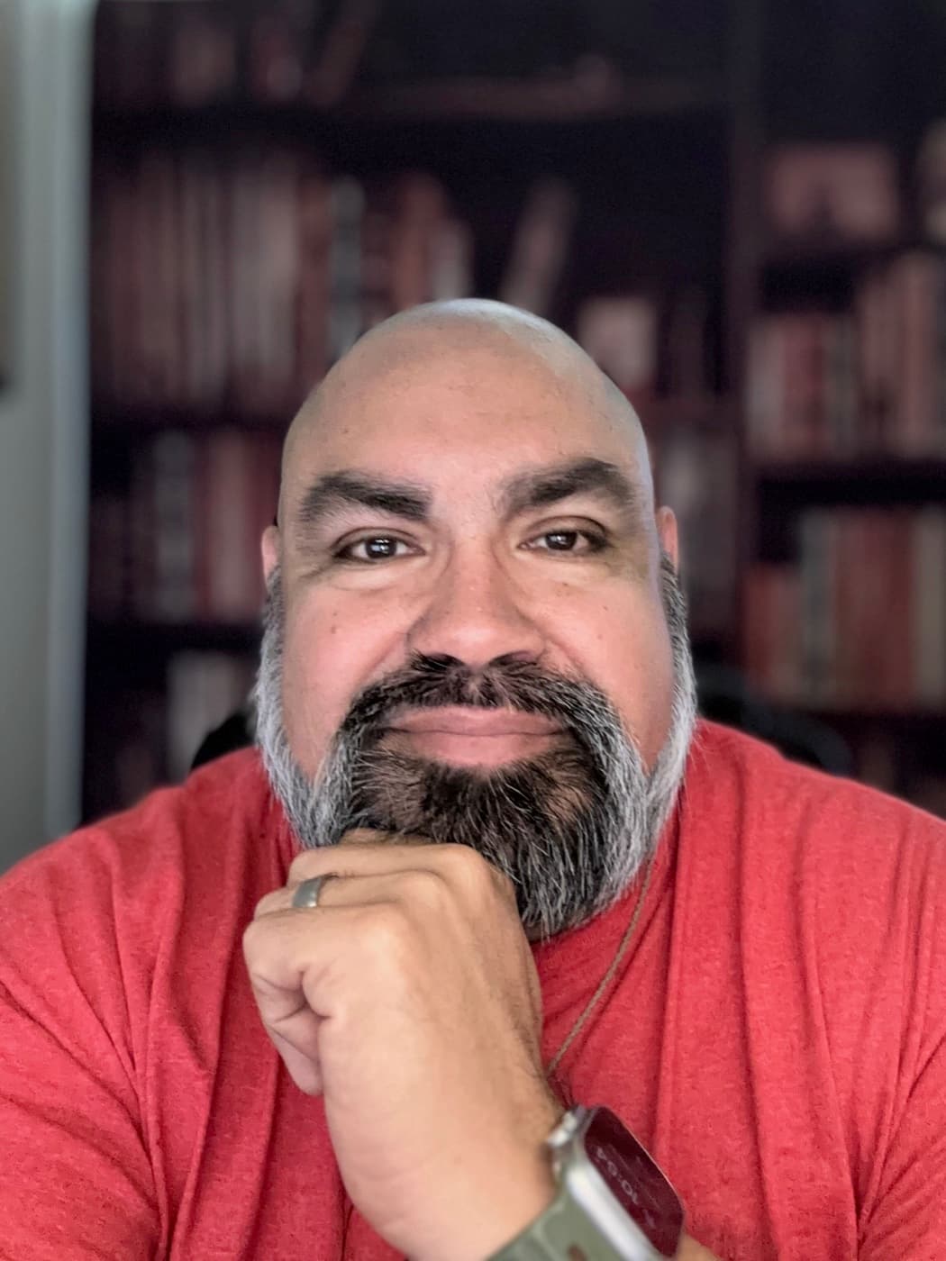Robert Gonzalez — speaker portrait